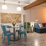 Apartamento planta baja con patio. Centro del Old Town.